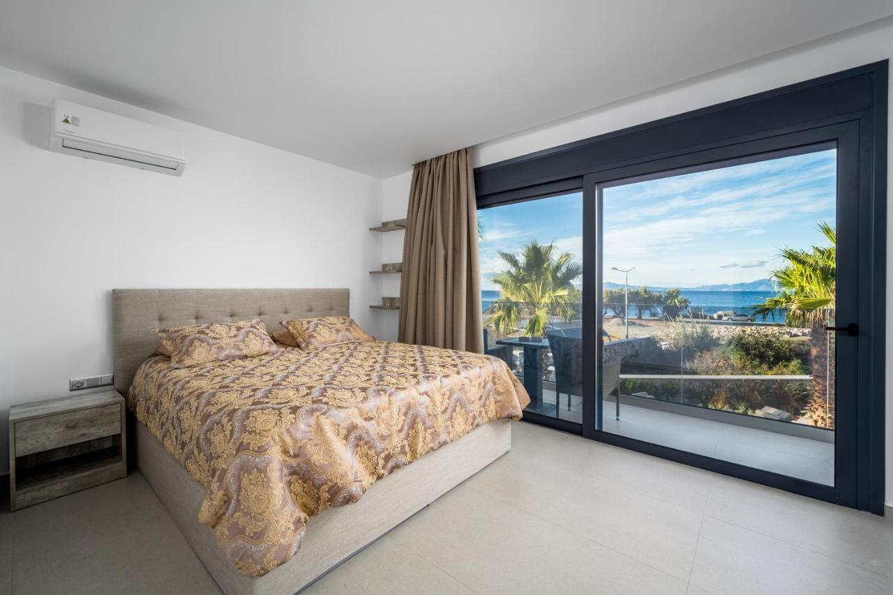 Penelope Beachfront Villa Kremastí Exterior foto
